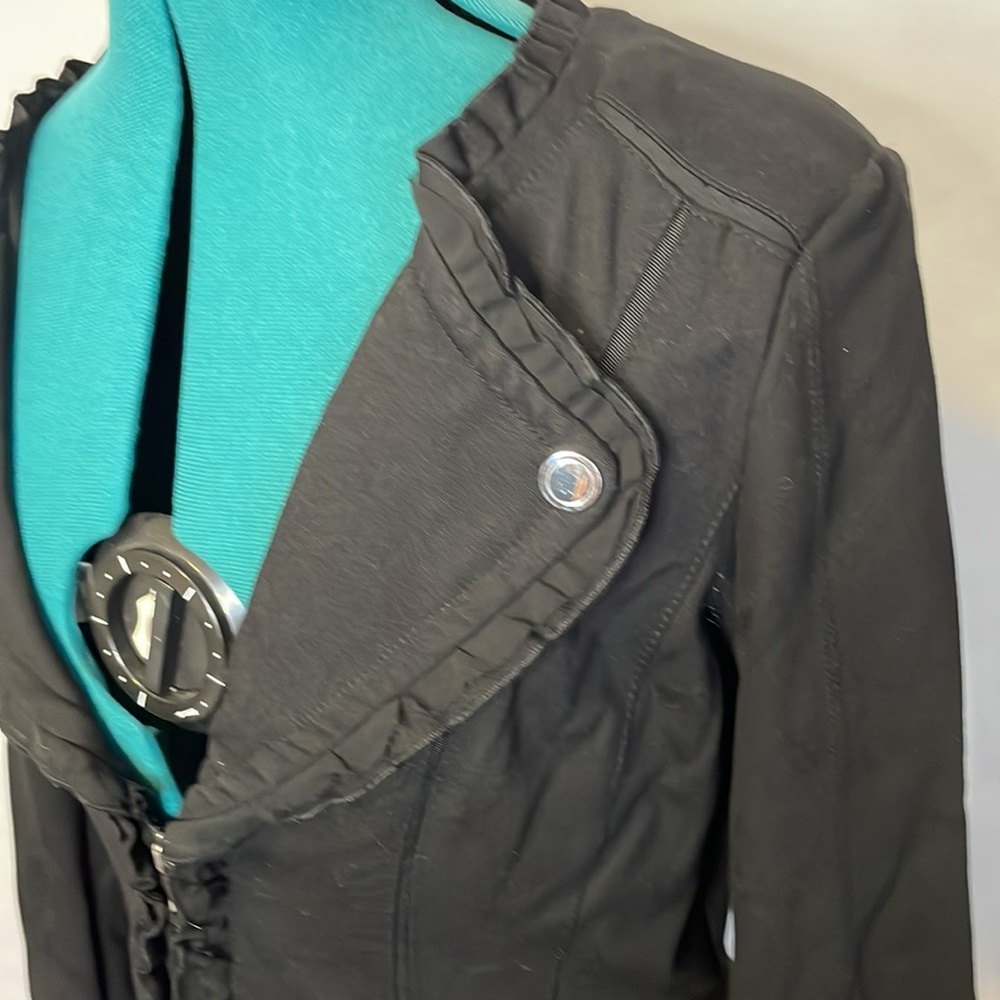 WH|BM Ruffled Jacket - Picture 4 of 9